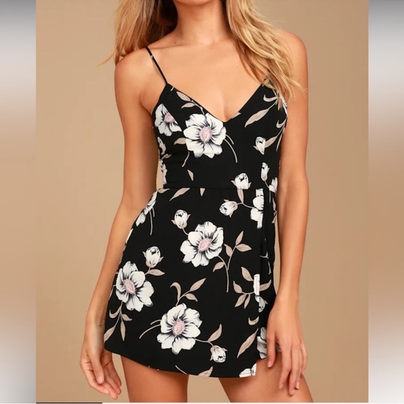 Lulu’s black floral print skort dress - skort romper - Picture 4 of 7
